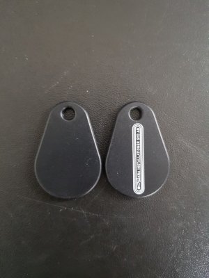 Uranus PRO Mifare1k Graverade  Logo Säkra Installationer Svart