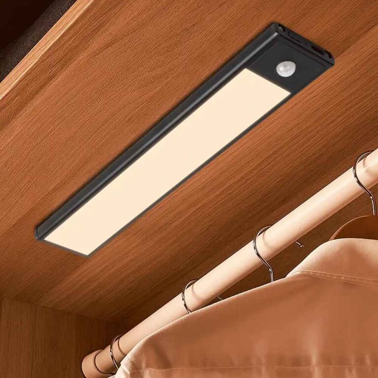 Ljuslist 20CM LED Lampa med Rörelsesensor - Perfekt Garderobsbelysning och Skåpbelysning